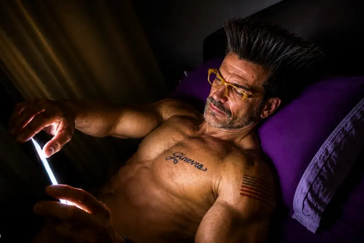 Gino Capon lento manubri in mass phase natural — fotorealistico